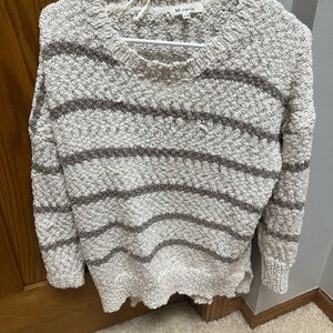 Miracle Women's Textured Cream and Gray Sweater